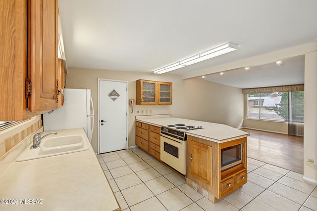 7761 E Elida Street, Tucson, AZ 85715