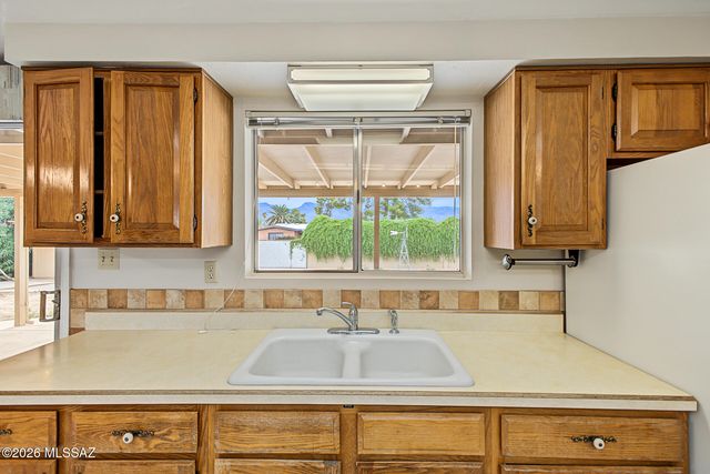 7761 E Elida Street, Tucson, AZ 85715