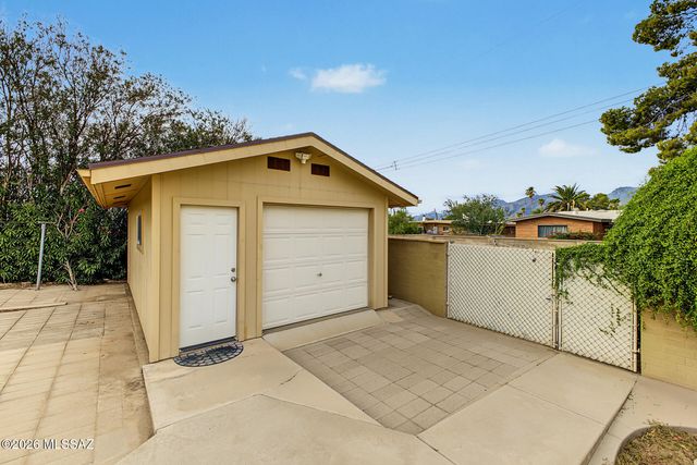 7761 E Elida Street, Tucson, AZ 85715