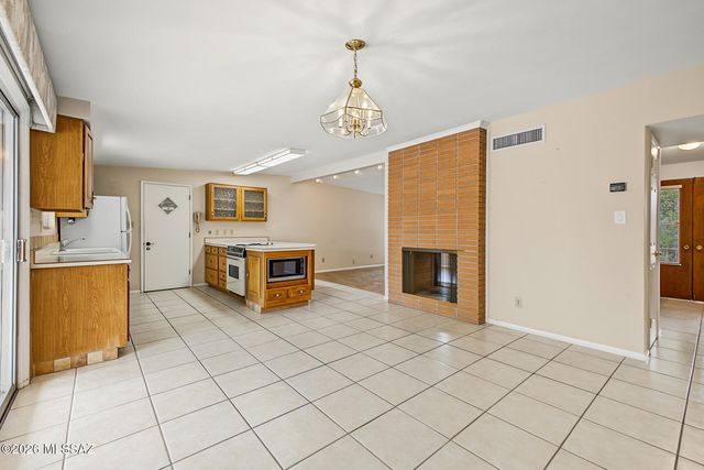 7761 E Elida Street, Tucson, AZ 85715