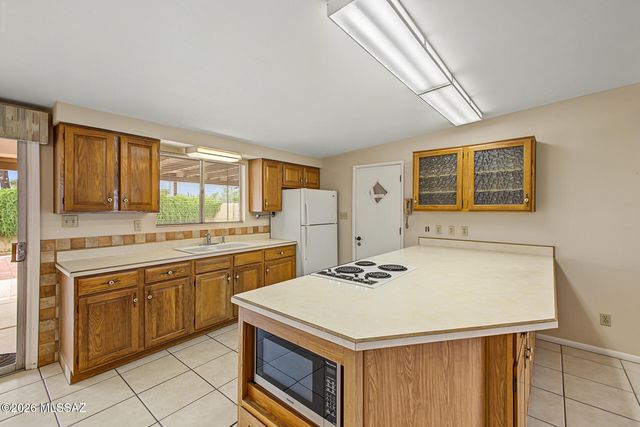 7761 E Elida Street, Tucson, AZ 85715