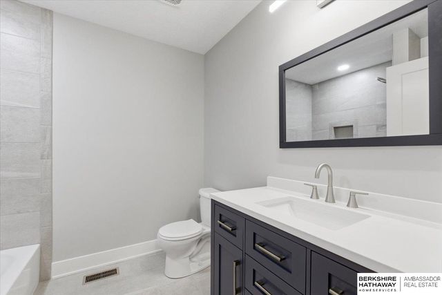 2219 N 143rd Circle, Omaha, NE 68164