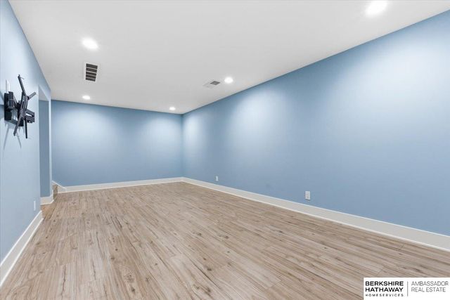 2219 N 143rd Circle, Omaha, NE 68164