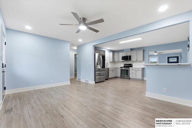 2219 N 143rd Circle, Omaha, NE 68164