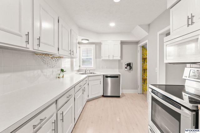 1015 N 83rd Street, Omaha, NE 68114