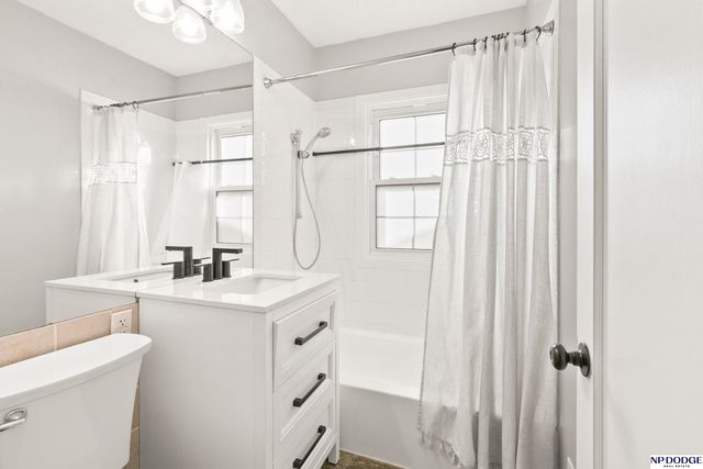 1015 N 83rd Street, Omaha, NE 68114