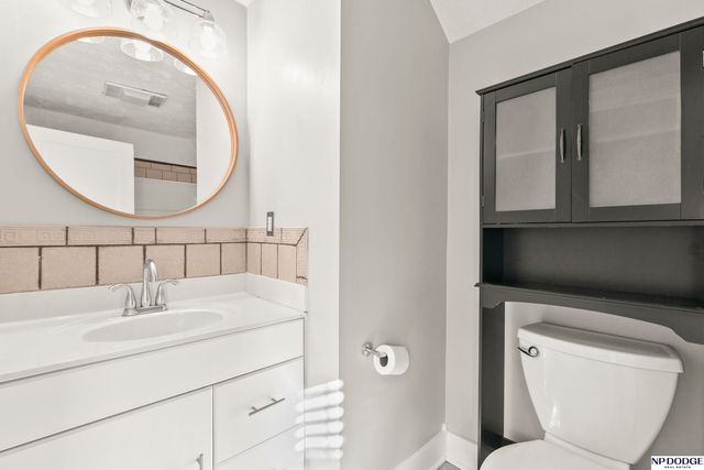 1015 N 83rd Street, Omaha, NE 68114