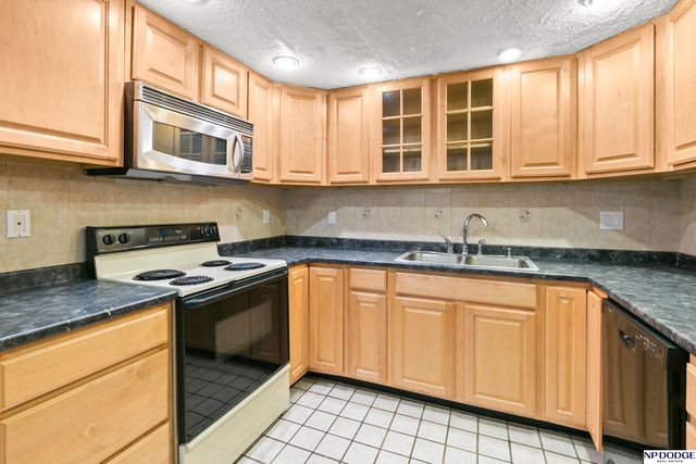 1015 N 83rd Street, Omaha, NE 68114