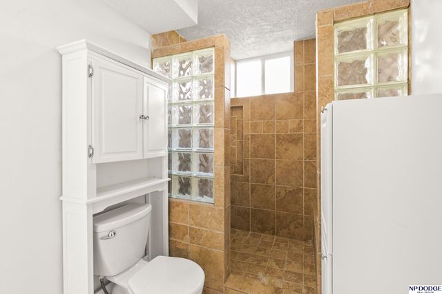 1015 N 83rd Street, Omaha, NE 68114