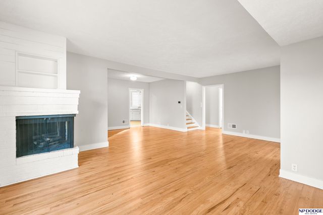 1015 N 83rd Street, Omaha, NE 68114