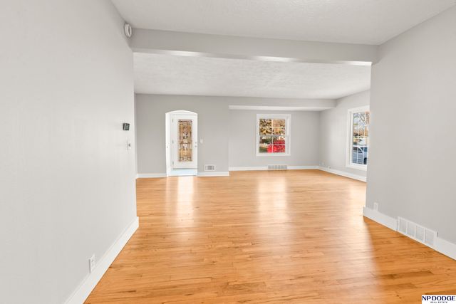 1015 N 83rd Street, Omaha, NE 68114