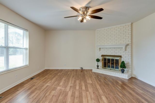 3300 Shakertown Ct, Antioch, TN 37013