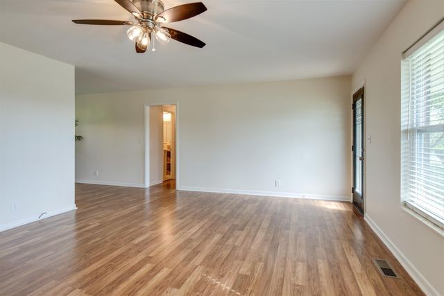 3300 Shakertown Ct, Antioch, TN 37013