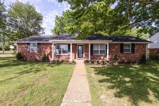 3300 Shakertown Ct, Antioch, TN 37013