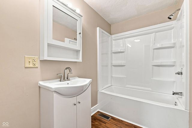 139 South Street, Chesterfield, IN 46017