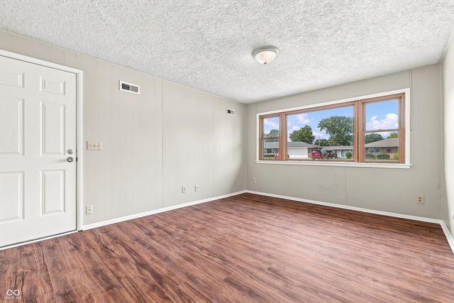 139 South Street, Chesterfield, IN 46017