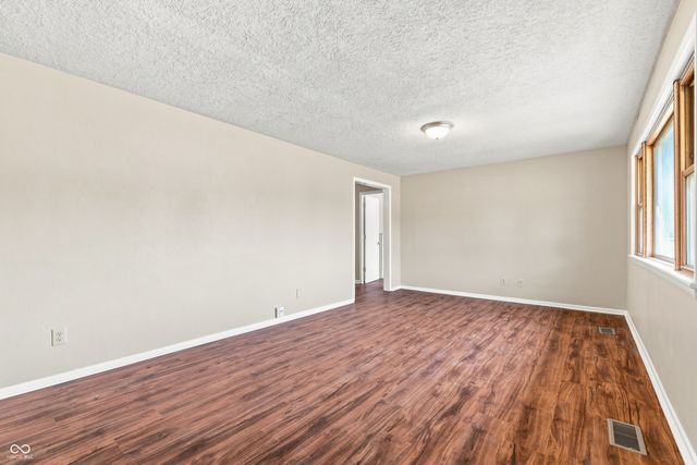139 South Street, Chesterfield, IN 46017