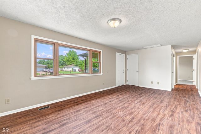 139 South Street, Chesterfield, IN 46017