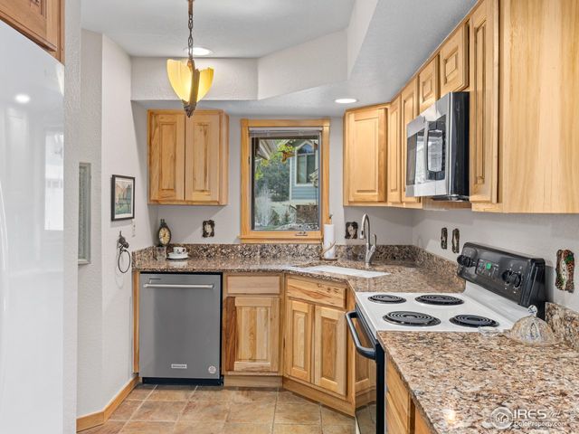 880 Crabapple Ln, Estes Park, CO 80517