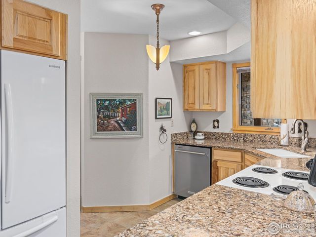 880 Crabapple Ln, Estes Park, CO 80517