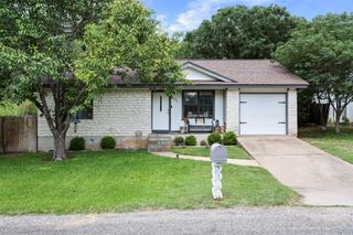 10720 Sunny LN, Jonestown, TX 78645