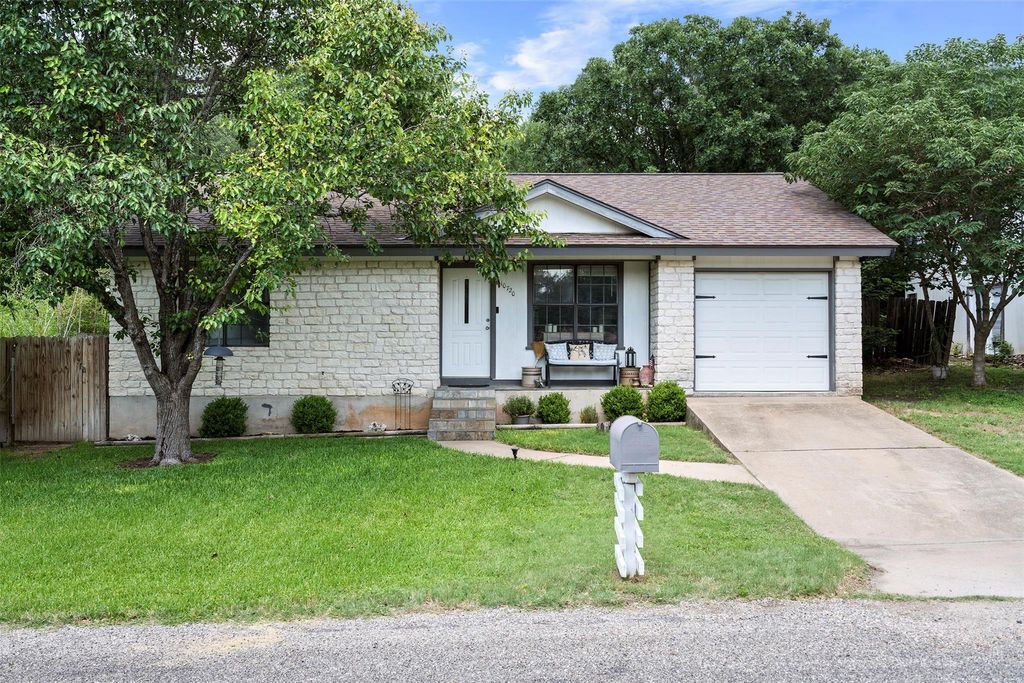 10720 Sunny LN, Jonestown, TX 78645