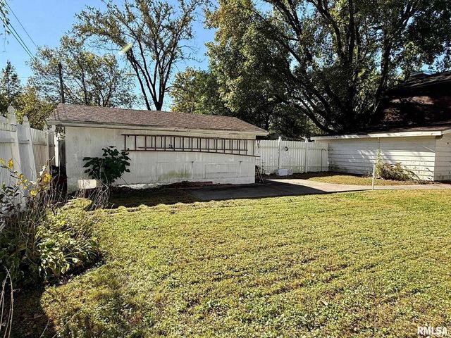 1400 CATHERINE Street, Metropolis, IL 62960