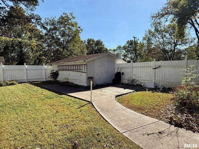 1400 CATHERINE Street, Metropolis, IL 62960