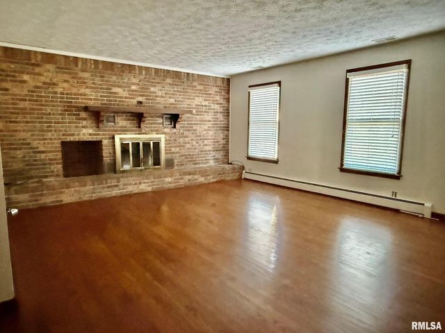 1400 CATHERINE Street, Metropolis, IL 62960