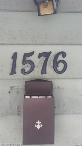 1576 Morris Avenue, Lincoln Park, MI 48146