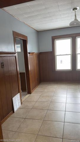 1576 Morris Avenue, Lincoln Park, MI 48146