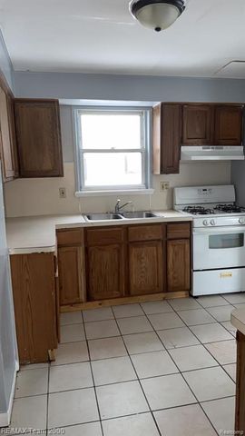 1576 Morris Avenue, Lincoln Park, MI 48146