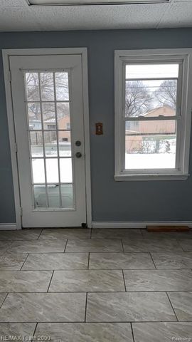 1576 Morris Avenue, Lincoln Park, MI 48146