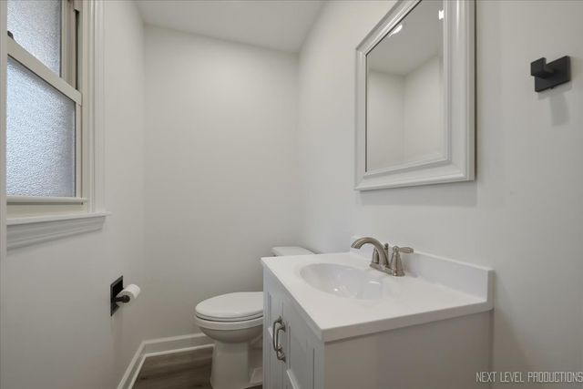 123 N Rosedale Avenue, Aurora, IL 60506