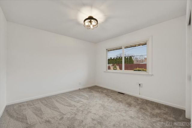 123 N Rosedale Avenue, Aurora, IL 60506