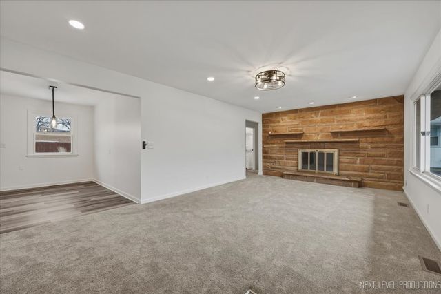 123 N Rosedale Avenue, Aurora, IL 60506