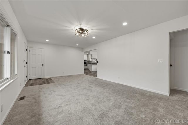 123 N Rosedale Avenue, Aurora, IL 60506