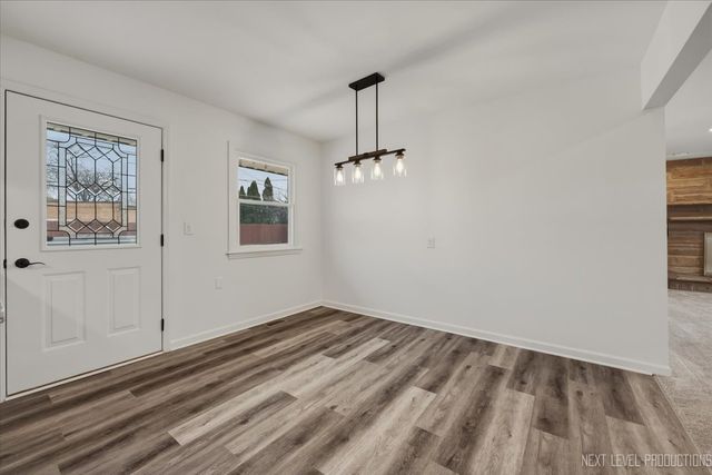 123 N Rosedale Avenue, Aurora, IL 60506