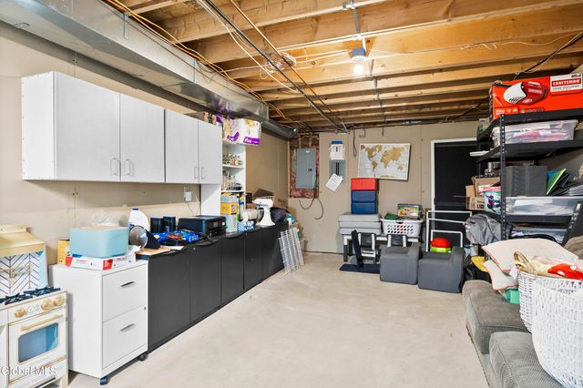 13 Tamian Pass, Malta, NY 12019