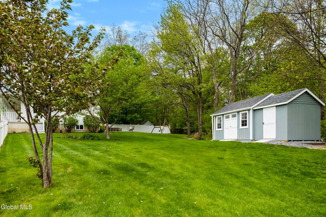 13 Tamian Pass, Malta, NY 12019