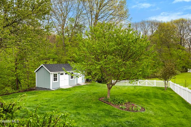 13 Tamian Pass, Malta, NY 12019