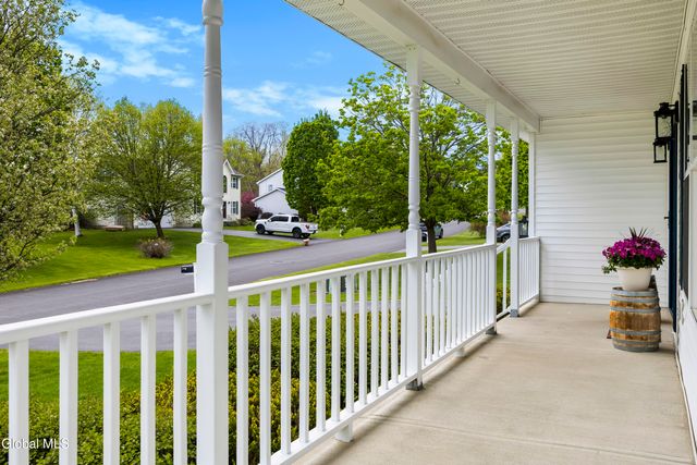 13 Tamian Pass, Malta, NY 12019