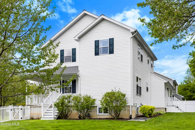 13 Tamian Pass, Malta, NY 12019