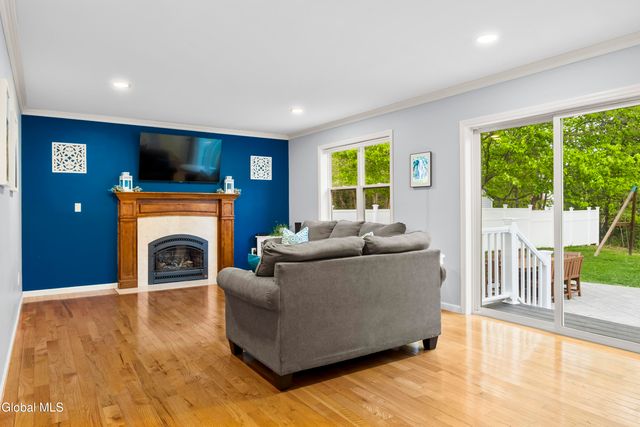 13 Tamian Pass, Malta, NY 12019