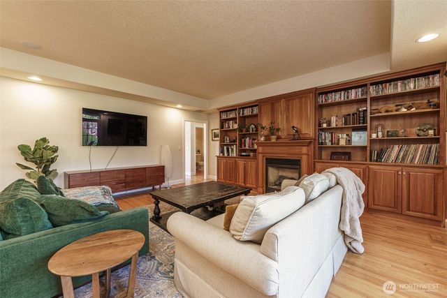 19121 NW 61ST Avenue, Ridgefield, WA 98642