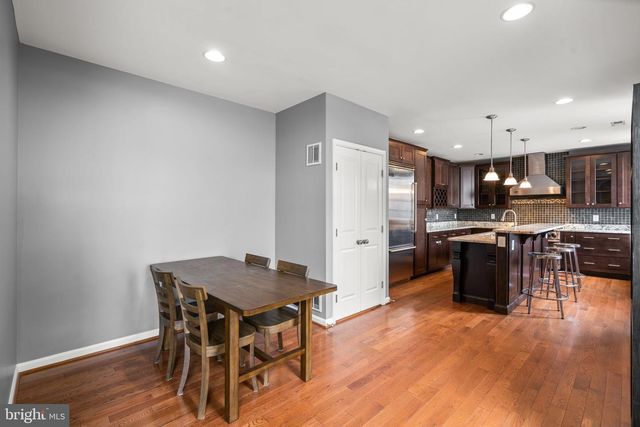 300 S ROBINSON ST, Baltimore, MD 21224