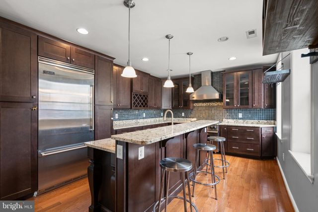 300 S ROBINSON ST, Baltimore, MD 21224