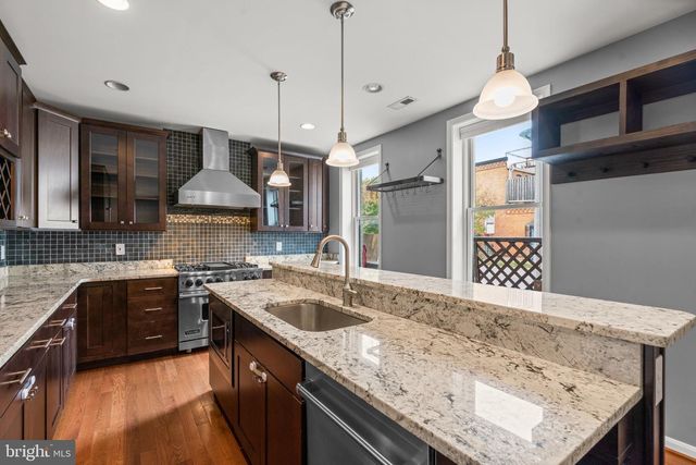 300 S ROBINSON ST, Baltimore, MD 21224