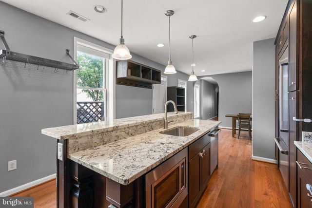 300 S ROBINSON ST, Baltimore, MD 21224