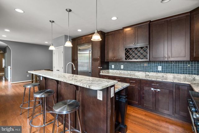 300 S ROBINSON ST, Baltimore, MD 21224